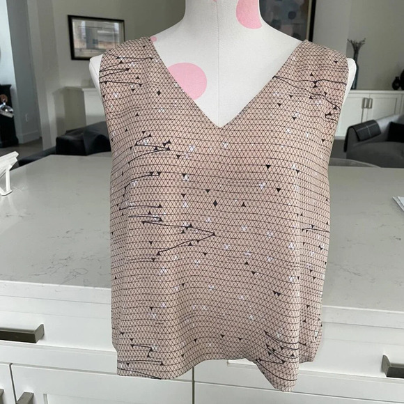 Aritzia Babaton Murphy Slvless VNeck Lined Print Cropped Top Lt. Pk Blk Wht Sz M - Picture 9 of 9